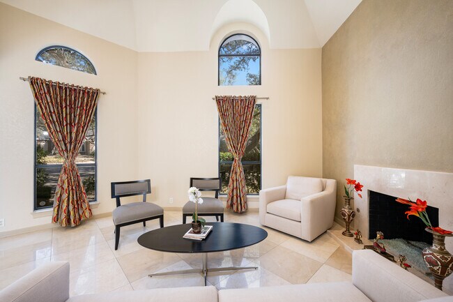 Building Photo - 3 Birnam Oaks