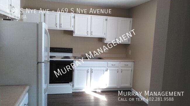 Building Photo - 469 S Nye Ave