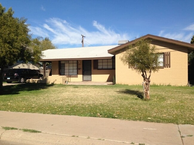Primary Photo - 1204 W 7th St