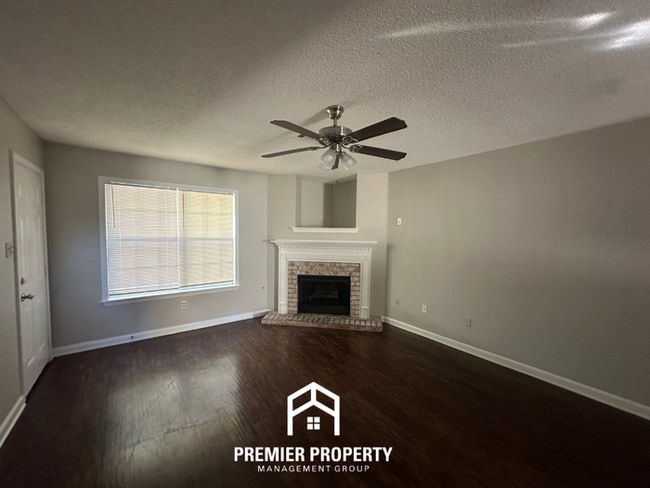 Building Photo - 10140 Cameron Ridge TR