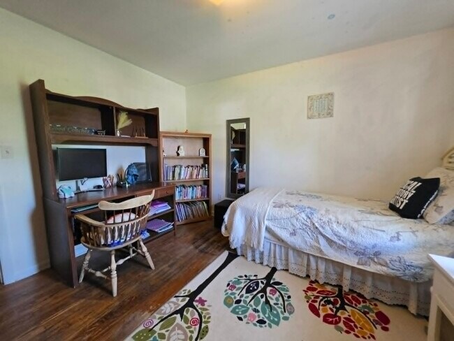 Building Photo - 104 Lee Dr