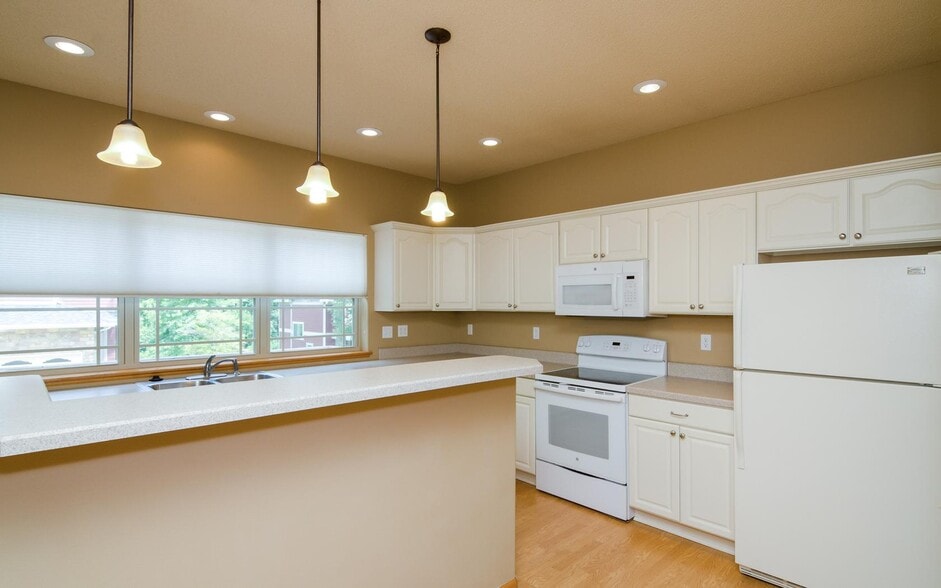 Building Photo - 1838 N Dubuque St