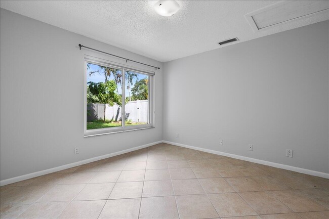 Building Photo - 258 Palmetto Ct
