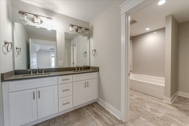 Building Photo - Beautiful, 5 bedroom Ooltewah Home!
