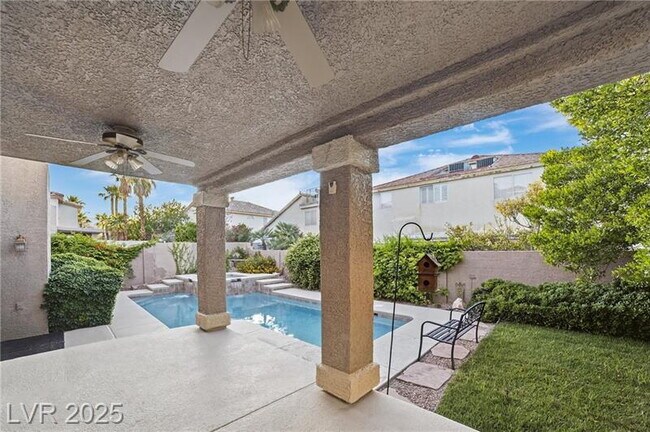 Building Photo - Exquisite 5-bed, 3-bath home w/ spacious 3-car garage offers luxurious living & effortless entert...