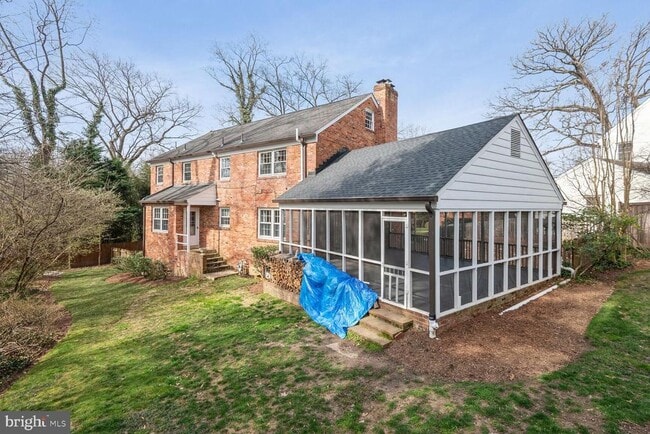 Building Photo - 5801 Hillburne Way
