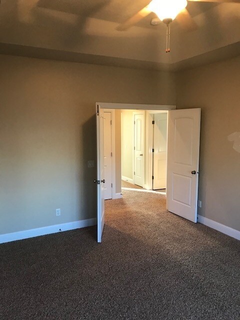 Building Photo - 6 Bd/3 Ba Single Family Home in West Haven