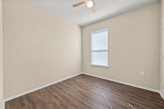 Building Photo - 5704 Levenwood Ln