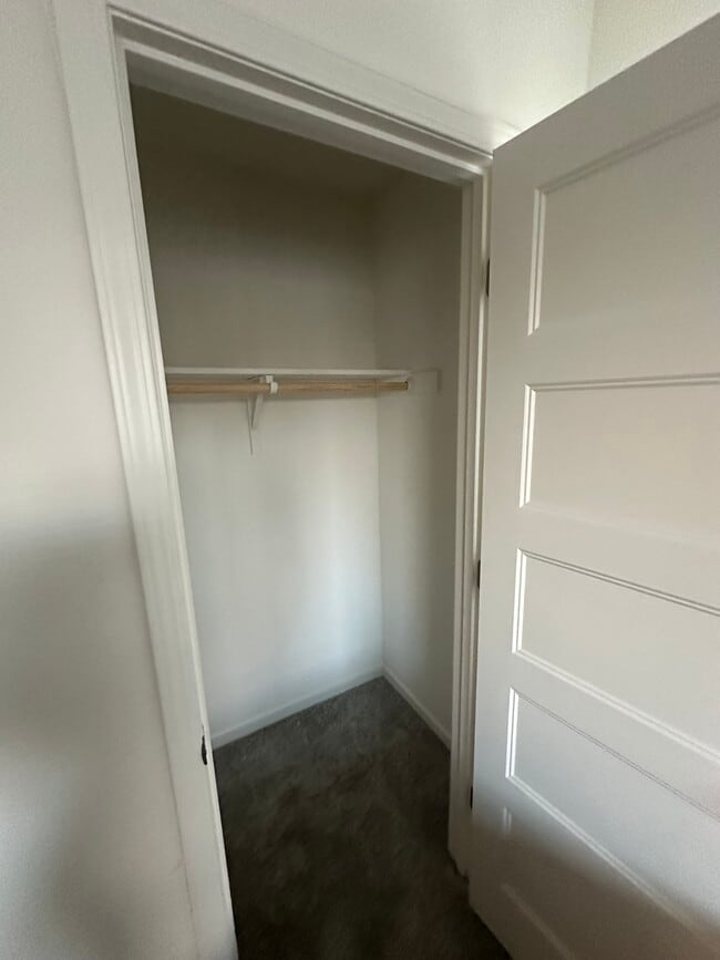 Building Photo - 2295 Iron Point Rd