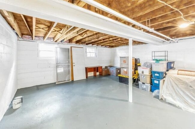 Building Photo - 32 Cotuit St