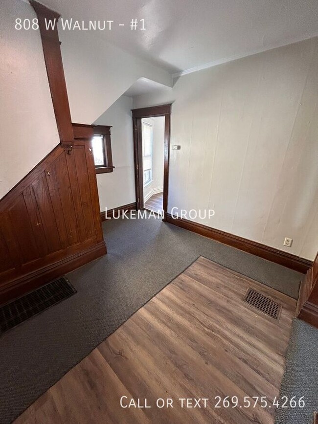 Building Photo - 808 W Walnut St