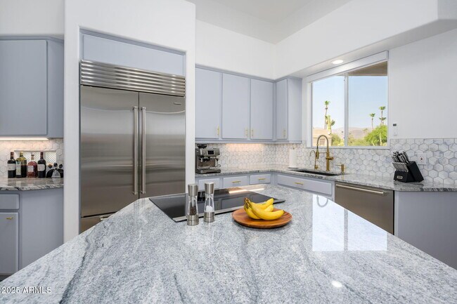 Building Photo - 25810 N Abajo Dr