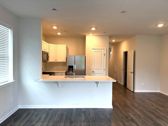 Building Photo - 173 Mazzeo Dr