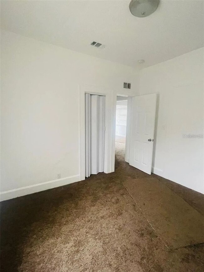 Building Photo - Lovely two bedroom one bathroom cottage