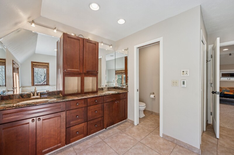 Building Photo - 711 S Bear Paw Ln