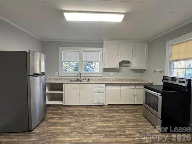 Building Photo - 70 Crowell Dr NW