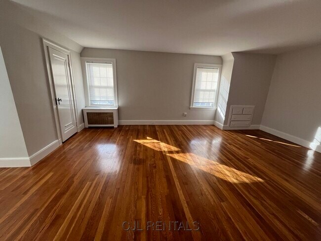 Building Photo - 30 Stearns Rd