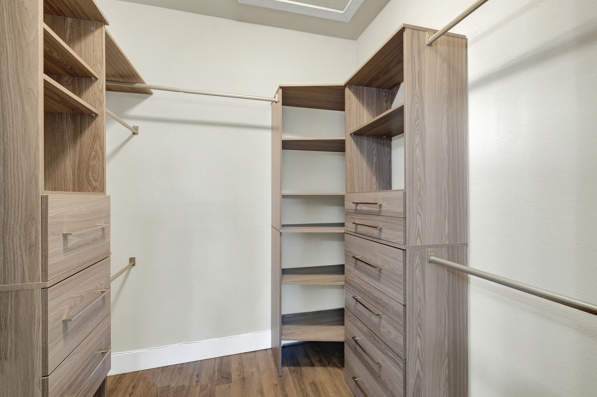 Master closet - 412 Natalen Ave