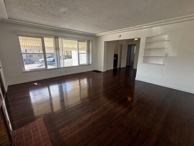 Building Photo - 3689 Moultrie Ave
