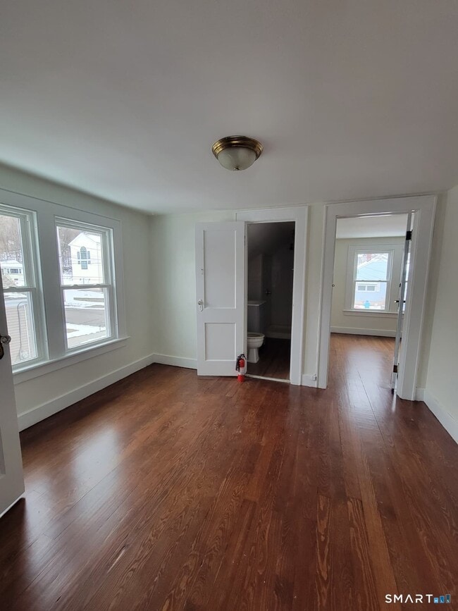 Building Photo - 14 Richard St