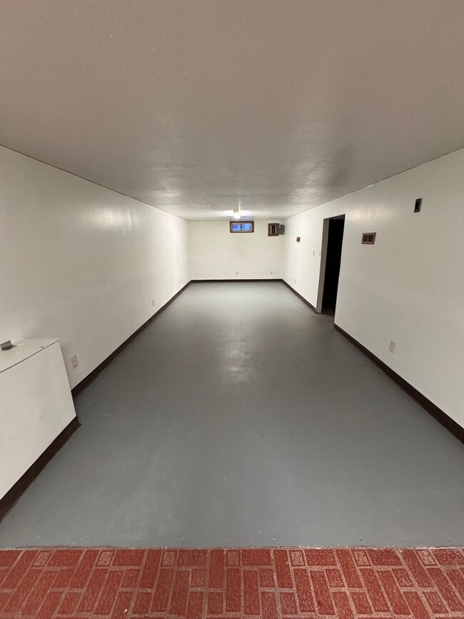 Building Photo - 311 Ventura Dr