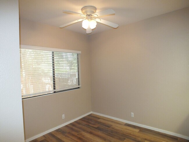 Building Photo - 3 br 2.5 bath Cameron Park Townhome