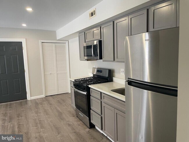 Building Photo - 330 63rd St NE