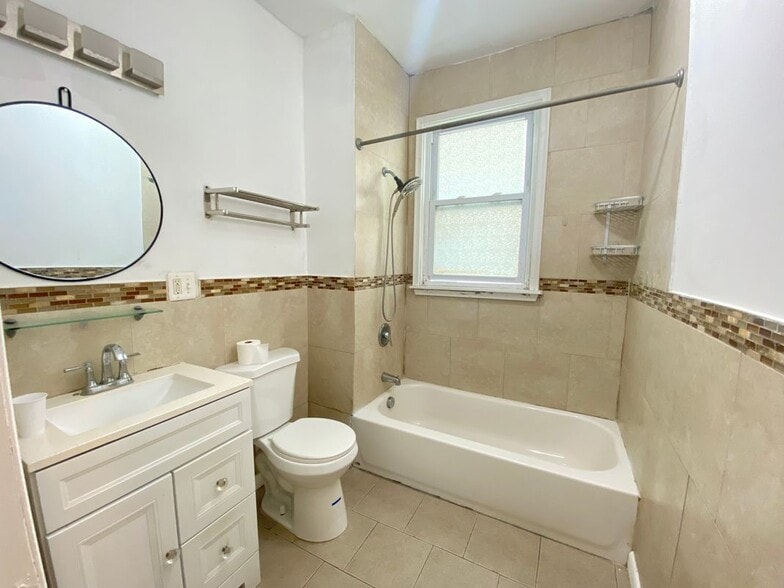 Building Photo - 186 Oakwood Pl