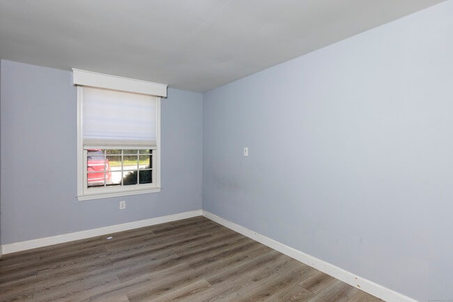 Building Photo - 20 River Colony