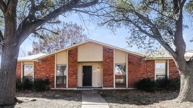 Building Photo - 7522 Christie Ln