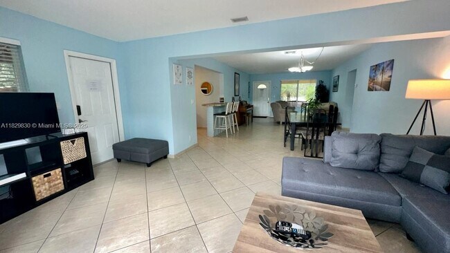 Building Photo - 1601 Riverland Rd
