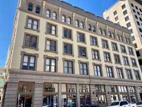 Building Photo - 415 22nd St
