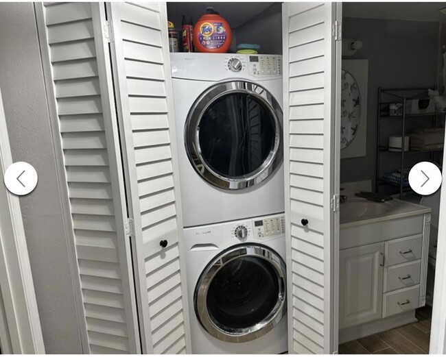 In Unit Washer & Dryer - 4250 N Highway A1A