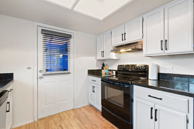 Building Photo - Downtown Gilbert Boho-Oasis|Pool|Gazebo|Ga...