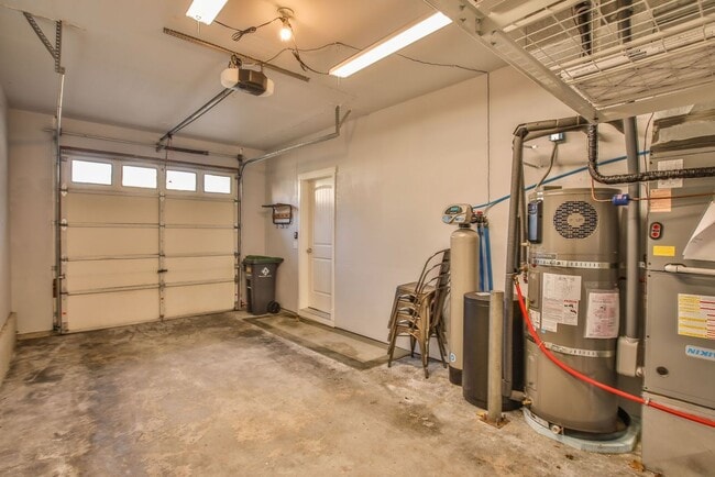 Building Photo - Gorgeous- Fully Furnished Home in Holmes Harbor, Pet Friendly and Landscape Included!