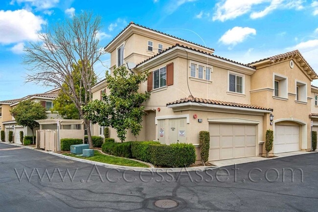 Building Photo - Spacious & Stylish 3 Bed/3.5 Bath Home In Temecula's Harveston Lake Community!