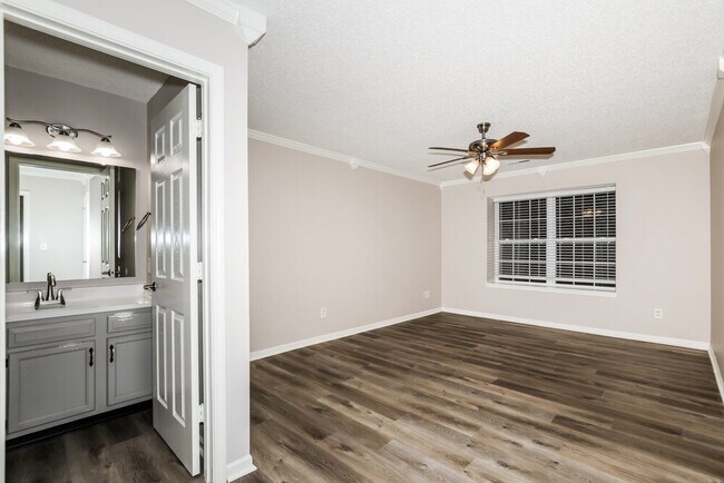 Building Photo - 9803 Trail Dr