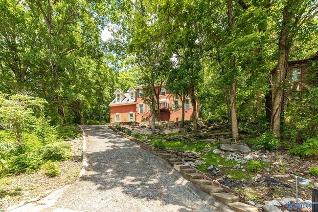 Building Photo - 15033 Greentree Trail SE