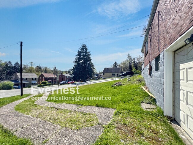 Building Photo - 3037 Blackridge Ave