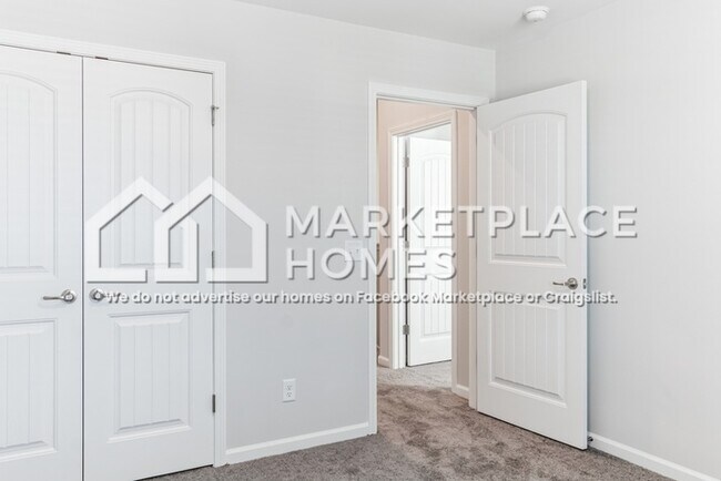 Building Photo - 390 Sessile Oak Dr