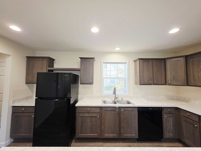 Building Photo - 3678 Hawthorne St