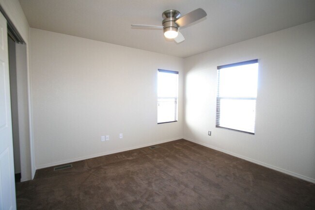 Building Photo - Stunning 4 Bedroom Home in Indigo Ranch!