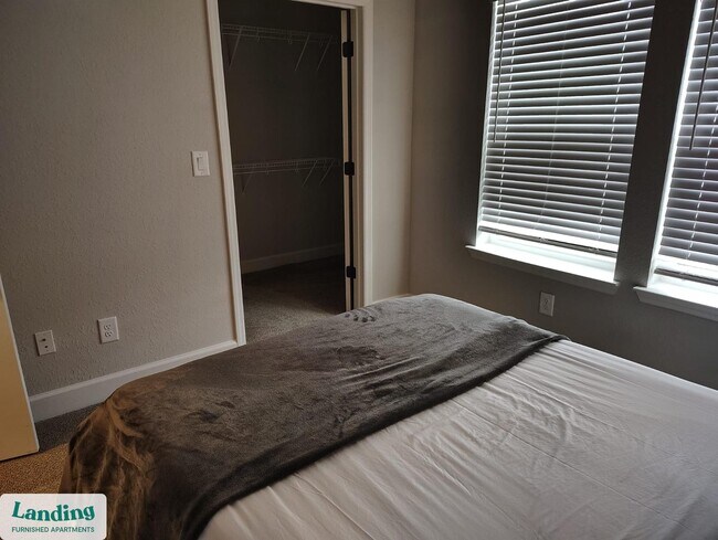 Building Photo - 120 SW 148th Dr