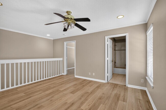 Building Photo - 8103 Bellagio Ln