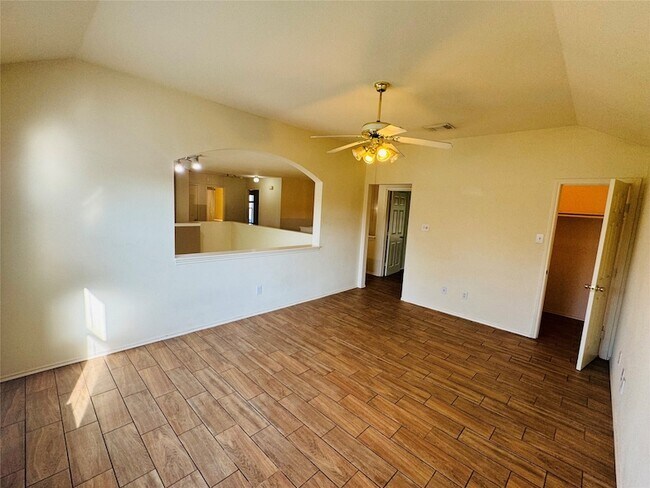 Building Photo - 931 Sierra Springs Ln