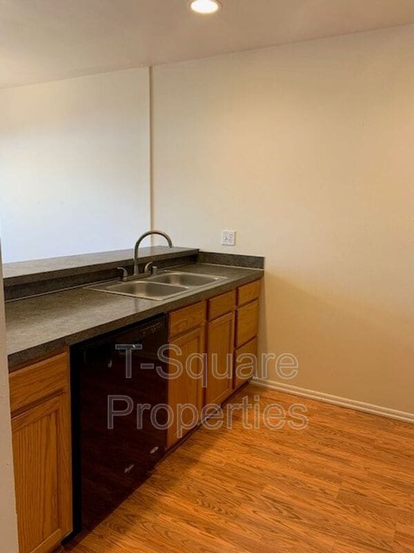Building Photo - 15815 Admiralty Way