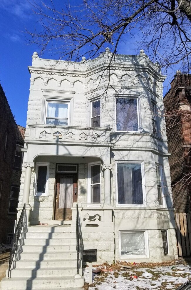 Primary Photo - 3908 W Monroe St
