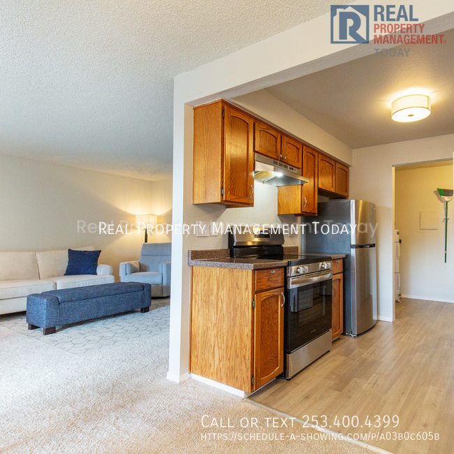 Building Photo - MUST SEE 2 bed and 1 bath condo with INCRE...