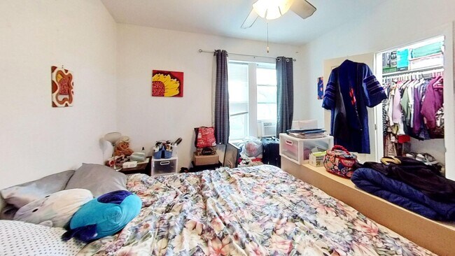 Building Photo - Rehabbed Portage Park One Bedroom
