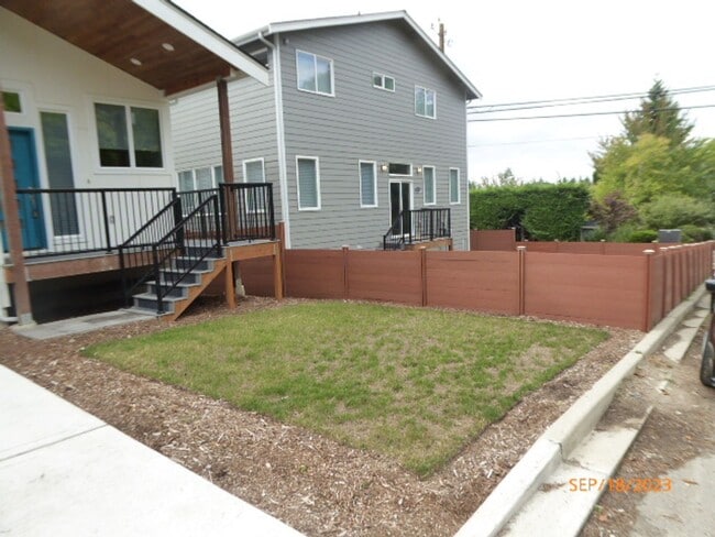 Building Photo - Newly Built 6 Bed 5.5 Bath Home in Kirkland